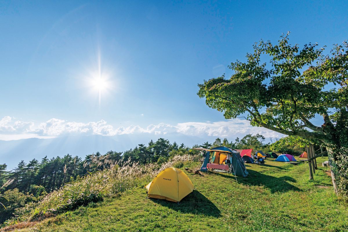 行きたいキャンプ場が絶対見つかる『ほんとうに気持ちいいキャンプ場100』ついに発売！