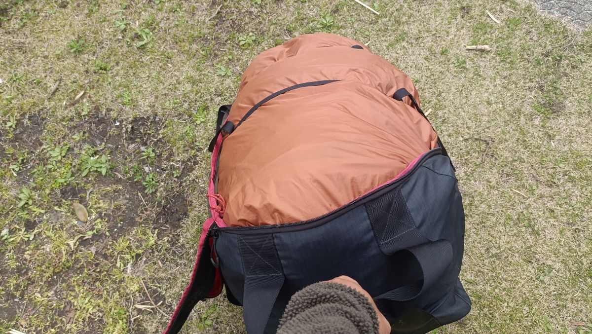 キャスター付きダッフルバッグの写真。