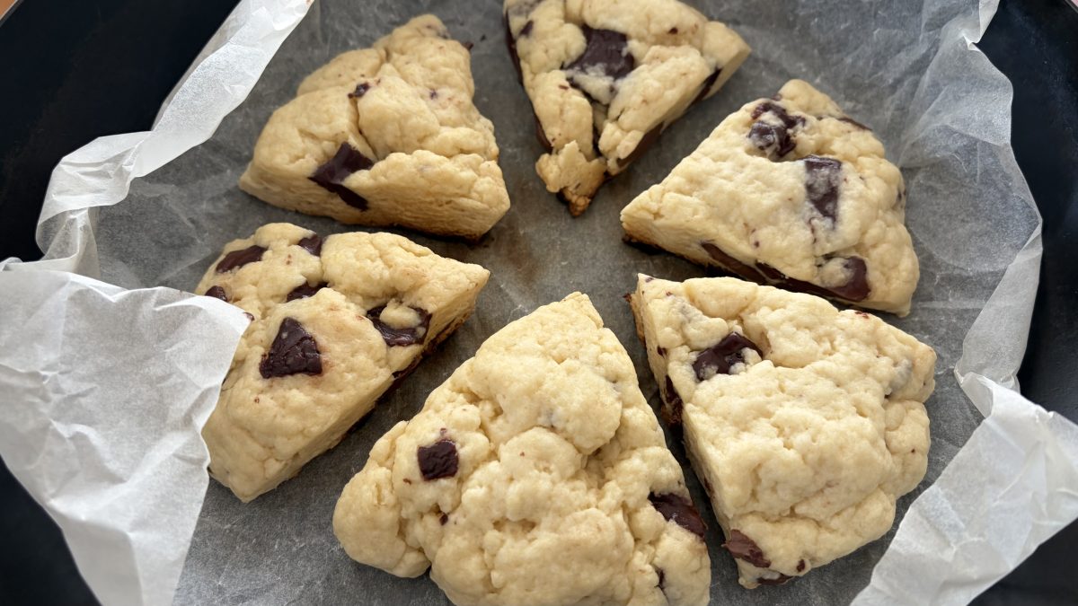 ホットケーキミックスで超簡単に作れる！キャンプにぴったりのお手軽スコーンはいかが？
