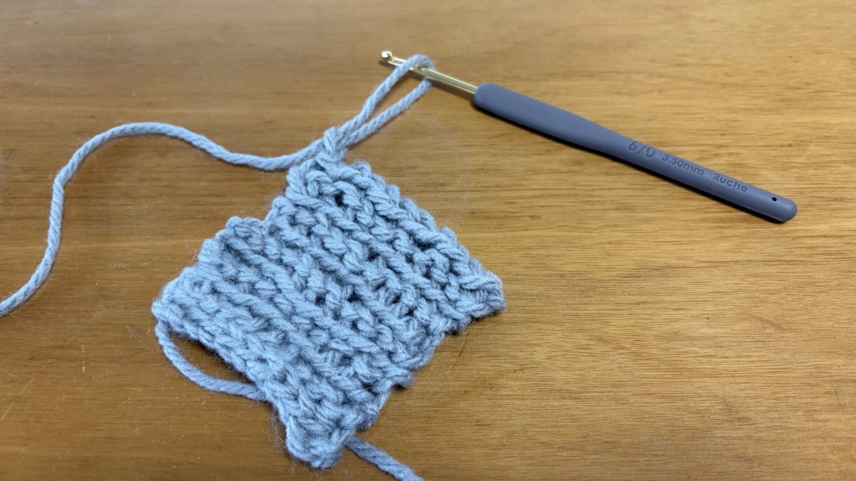 アクリルタワシ製作中