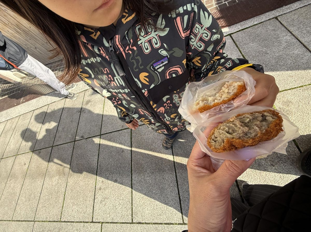 名物の肉コロッケ