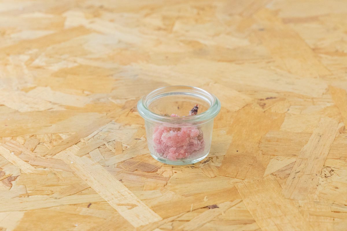 桜の塩漬けに追い岩塩