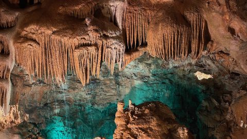 ポルトガル自然七不思議とは？そのひとつ「ミラ・デ・アイレス洞窟」に行ってきました