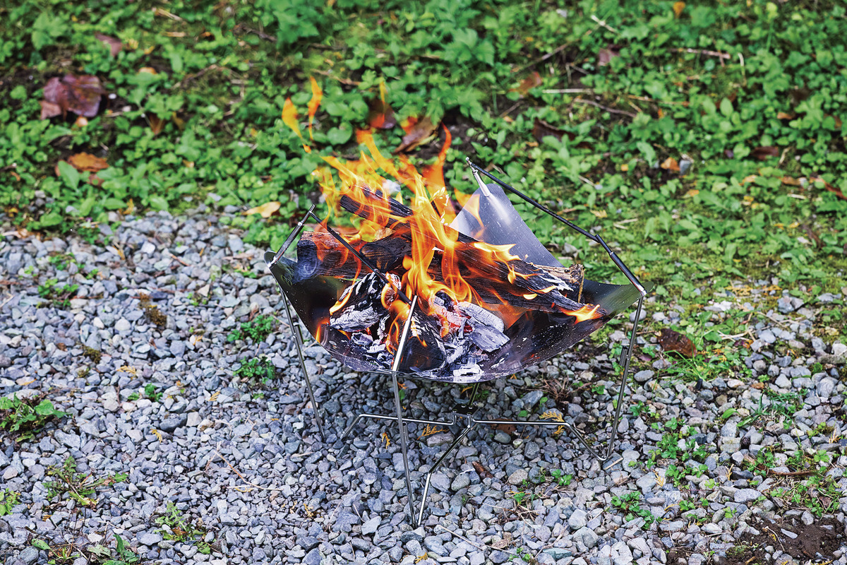 BUNDOK (バンドック) ／ 焚火台　LOTUS＋