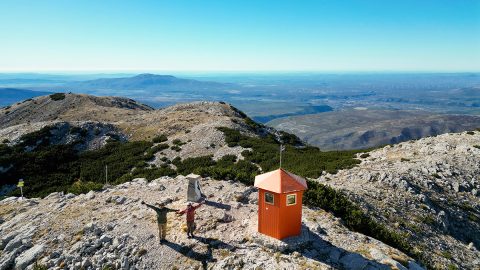 【ヨーロッパ名峰登山記】クロアチア最高峰・ディナラに夫婦で登頂！絶景の稜線の先で感じた思いとは