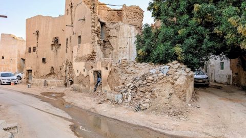 サウジアラビアの首都で見た「建物の崩壊」は空爆の現場…？いやちょっと待て！