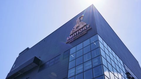 ジンづくり90年の歴史と和素材の粋を詰め込んだ、クラフトジンROKU<六>の蒸溜所見学ツアーが5月から開始