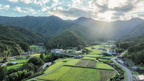 持続可能な未来への鍵を握る最先端のラボ、限界〝突破〟集落をゆく