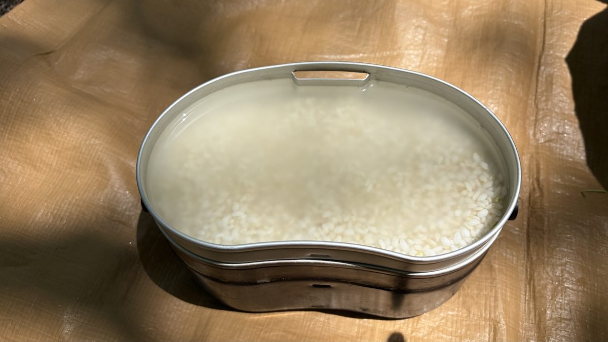 飯盒とお米