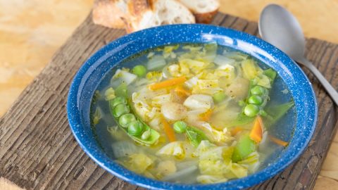旬の食材のうまみを楽しむ！春野菜のグリーンミネストローネを作ろう