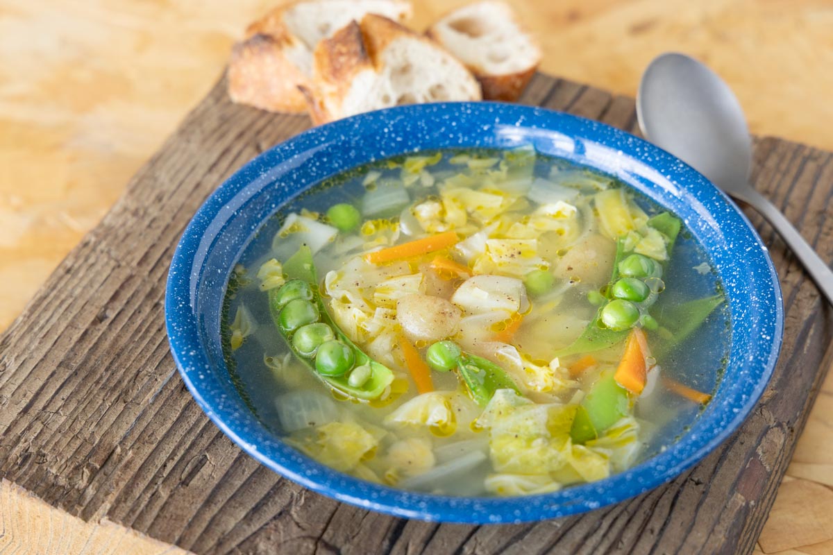 旬の食材のうまみを楽しむ！春野菜のグリーンミネストローネを作ろう