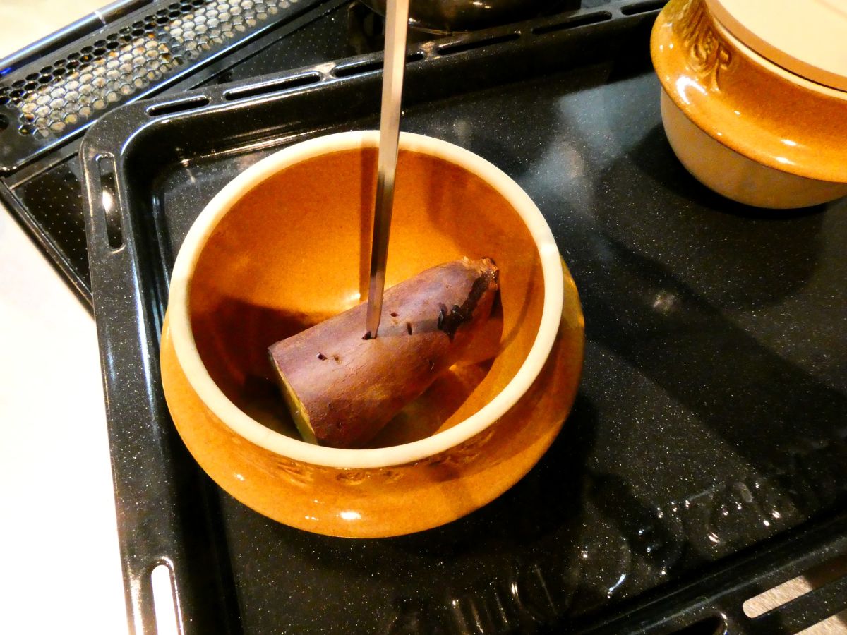 串を刺して硬さをチェック