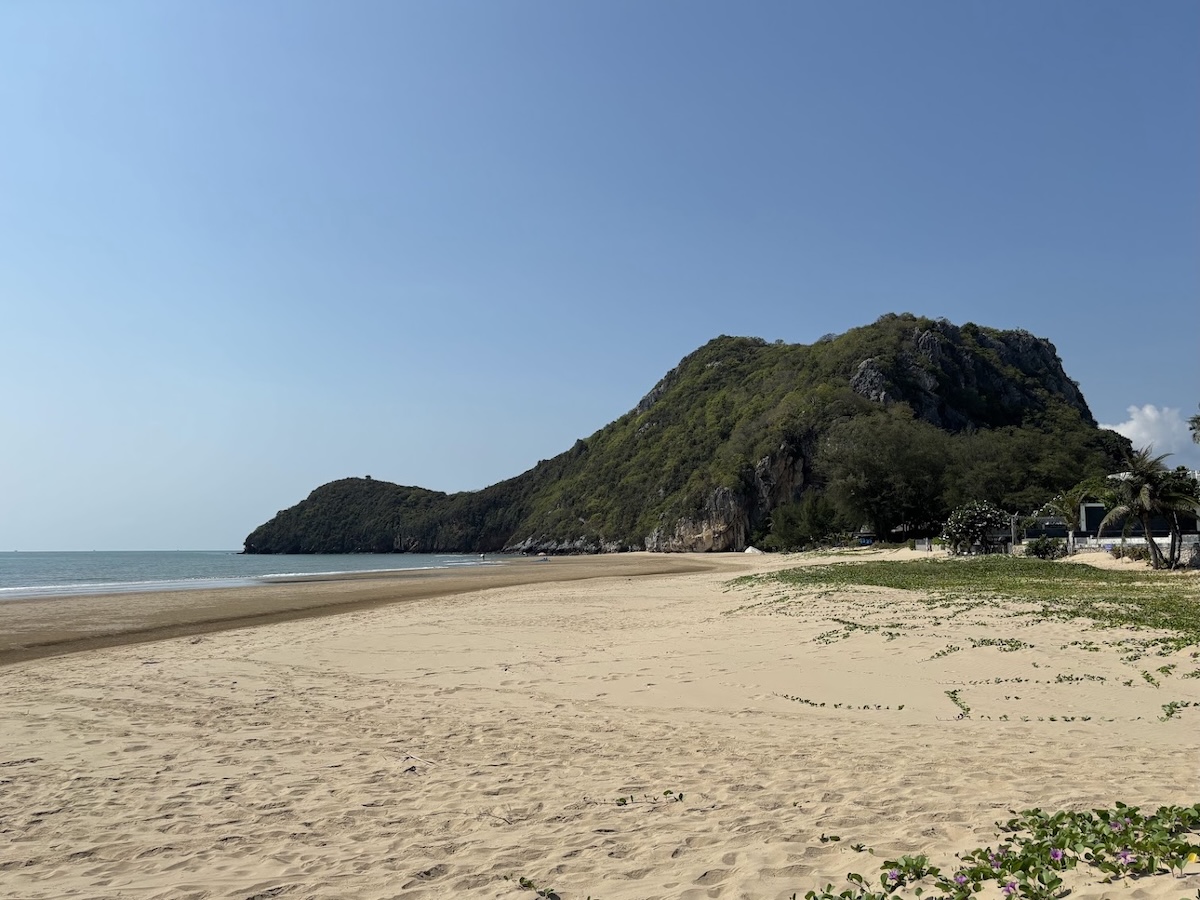 その名も「頭蓋骨山」！タイの秘境「カオカロック」を探検してみた
