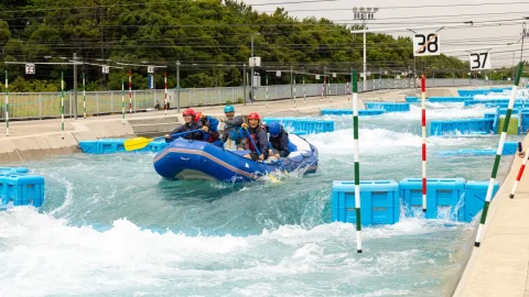 ビルを望む東京オリンピックの激流コース！「カヌー・スラロームセンター」でラフティングしてみた