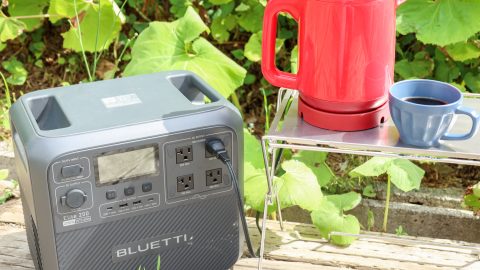 クーラーがない三菱ジープで大活躍！ ブルーティのポタ電がドライブとキャンプ、猫（！）に涼をくれた