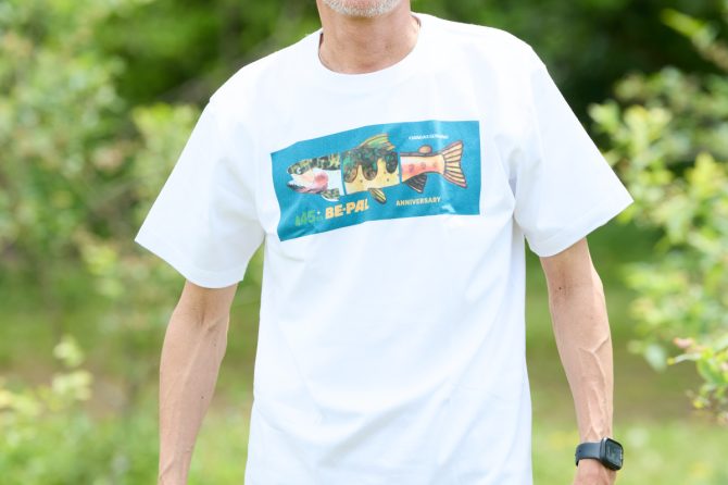 『BE-PAL』45周年Tシャツはオープンエンド糸のボディとガーメントプリントのイワナに注目！