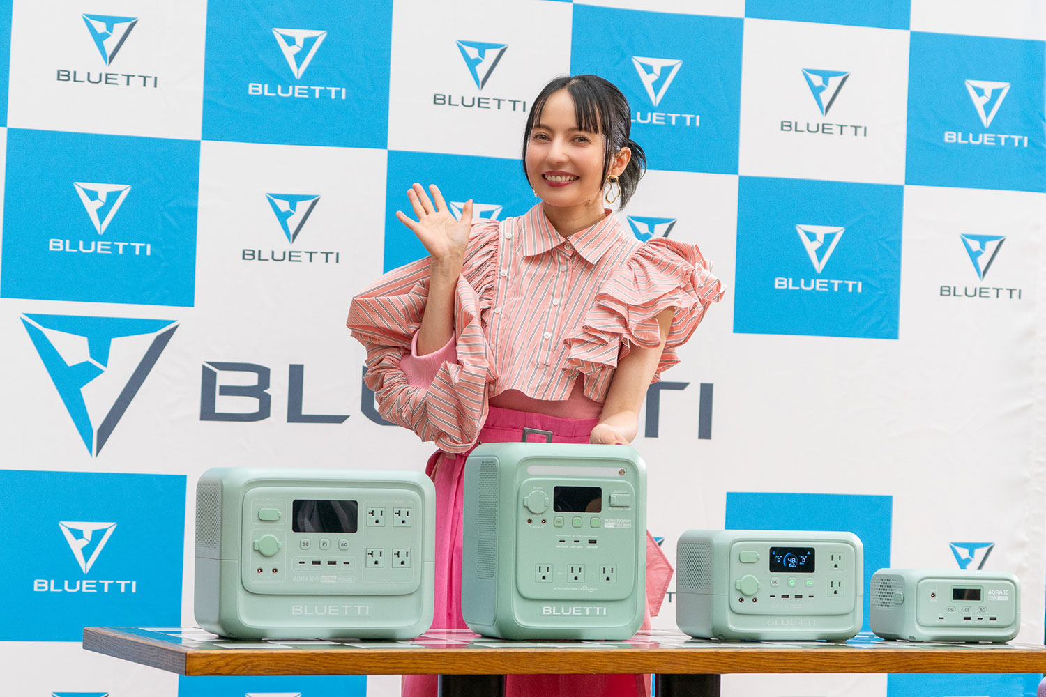 BLUETTI ポータブル電源、使い勝手の良いサイズの「AORA 100 mini」登場＆ベッキーさんがブランドパートナーに就任！