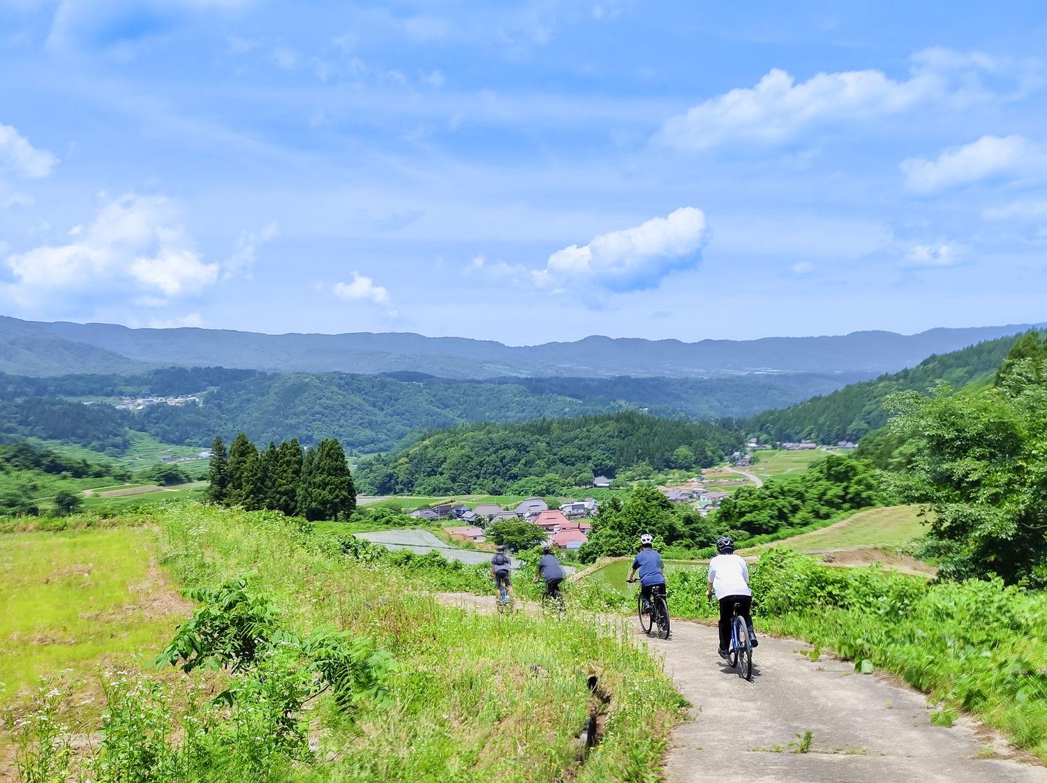 暑い夏こそ涼しい雪山エリアへ！長野県野沢温泉村の絶景アウトドア＆ローカル旅が楽しい【編集部ブッシュ早坂のオススメ旅】