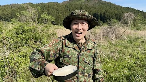 キャンプの夜におすすめ！飯盒でつくるイギリス生まれの「ポセット」って？【トッカグン小野寺の極上サバイバル飯】