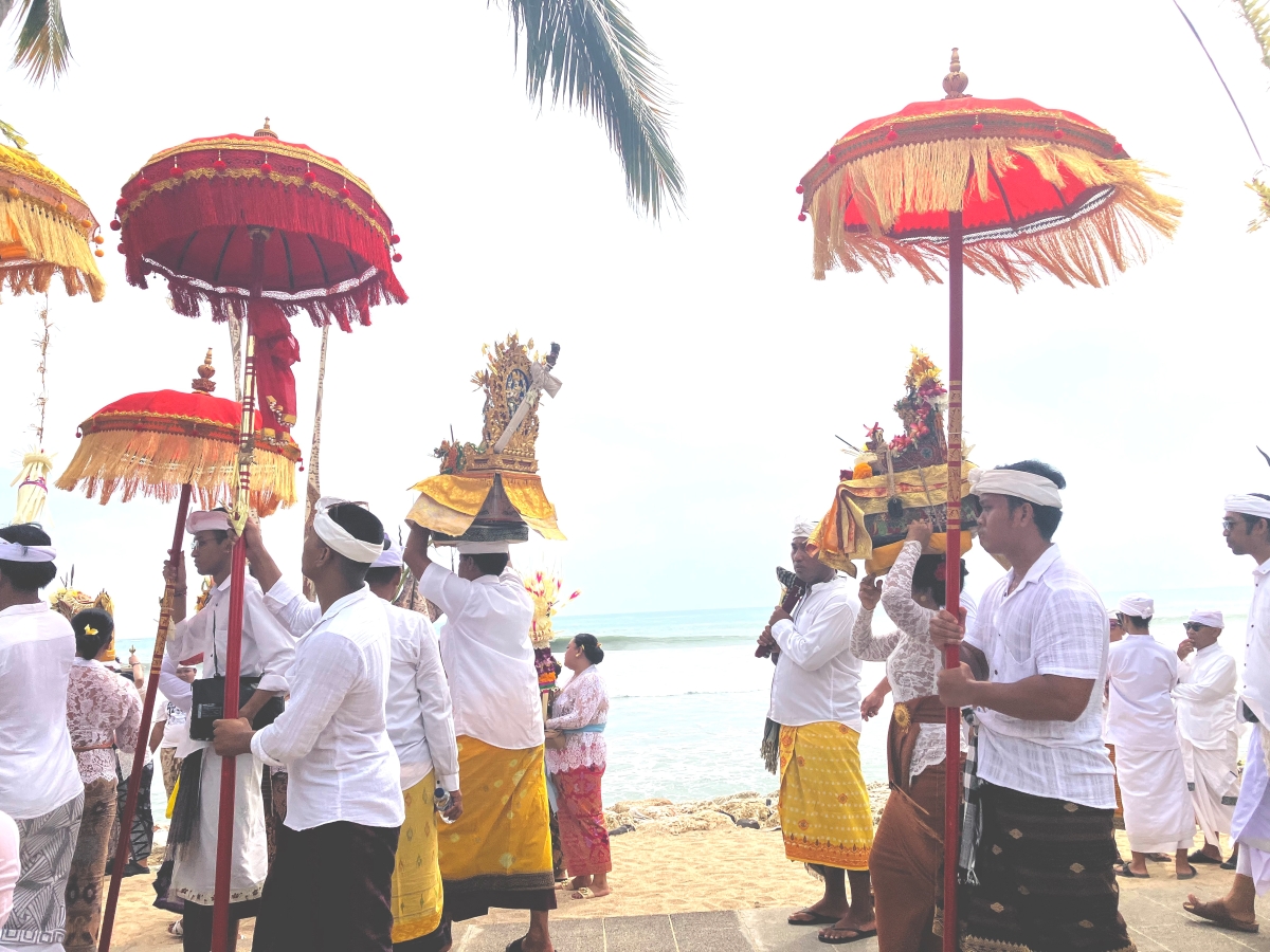 インドネシアでは様々な宗教がお互いを尊重しながら共存している。バリ島を旅して見つけた幸せのヒント
