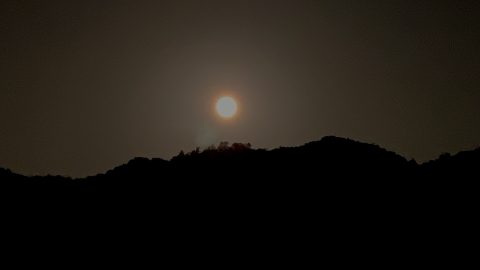 京都・紫式部の邸宅跡を訪ね歩き、百人一首にある月夜の歌に思いをはせた