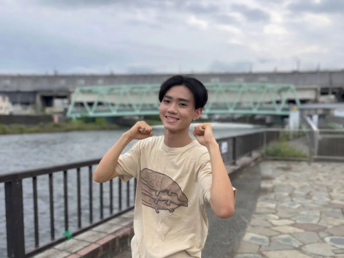 アイドルグループ「Cloud ten」の西山巳喜多がハマる川時間。「ウナギ釣りは待つ時間が楽しい」