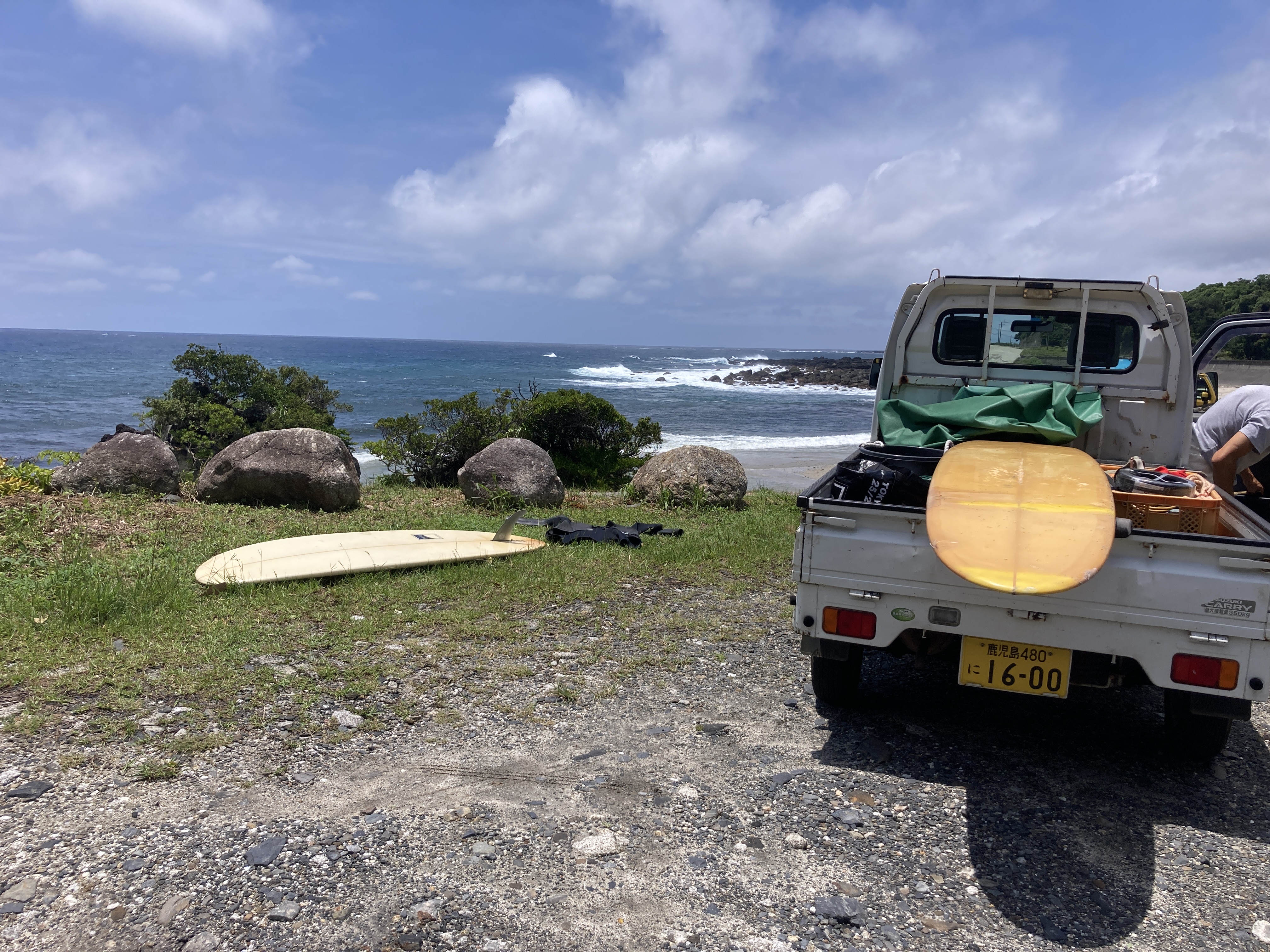 サーフ in 屋久島！知る人ぞ知るサーフポイントで世界自然遺産の波に乗る