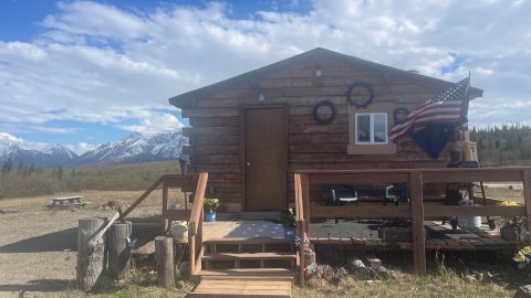 アラスカの絶景丸太小屋に泊まってみた！デナリ国立公園の近くだけど紹介できないワケあり
