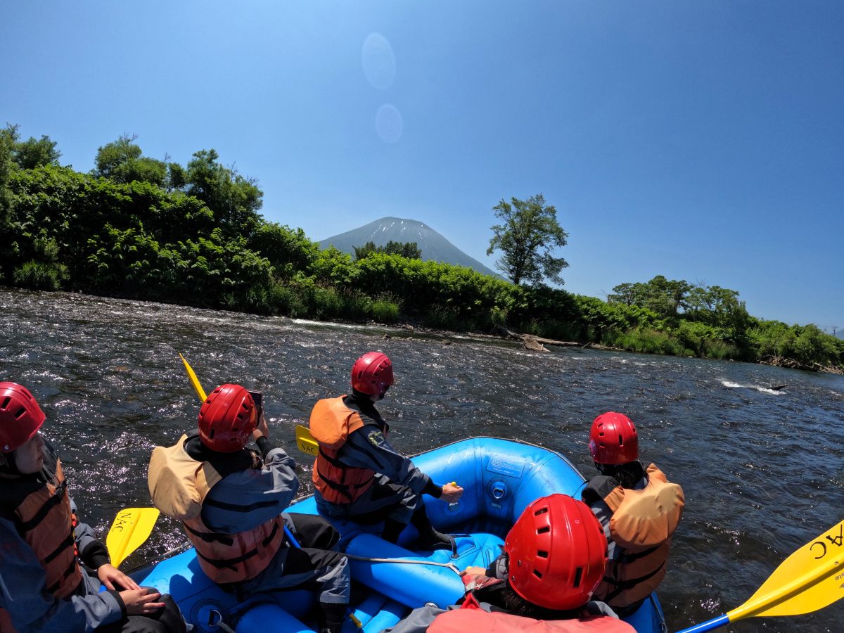 ラフトから見る羊蹄山