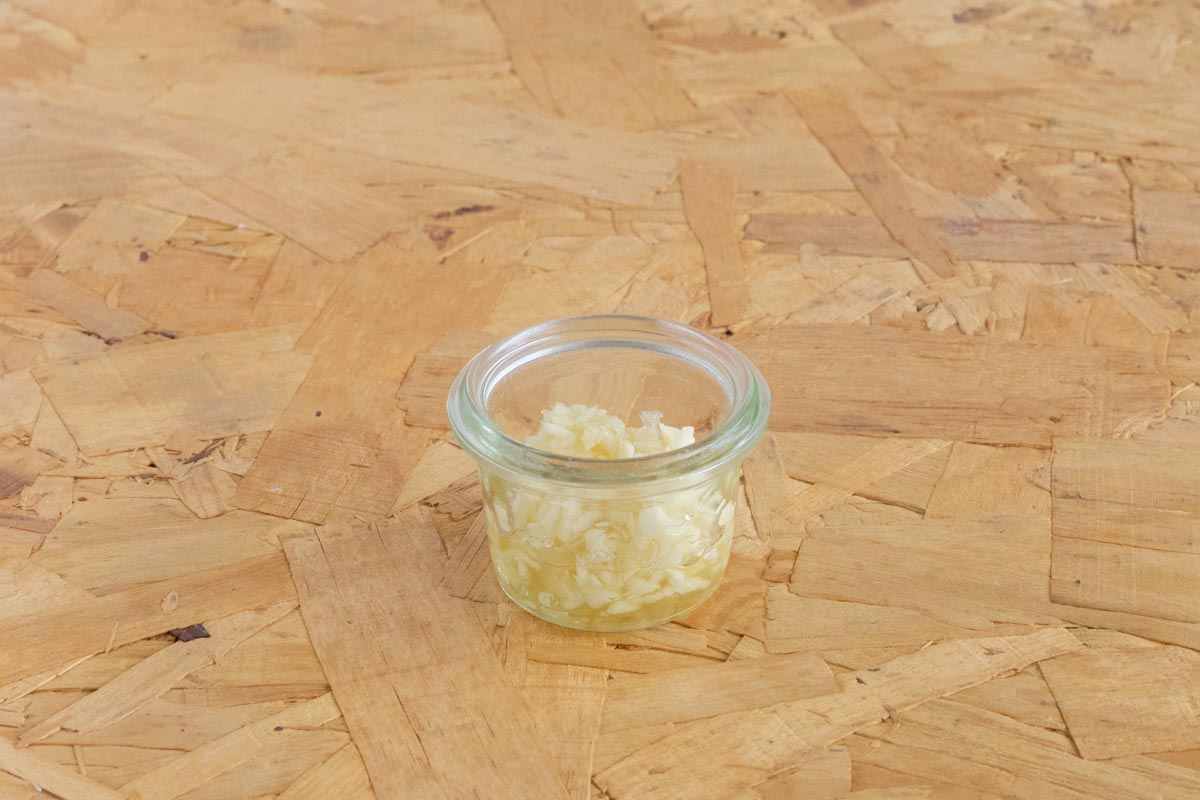 新にんにくの砂糖漬け