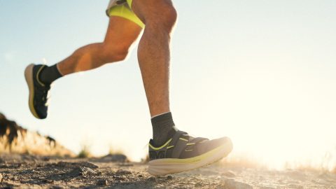 ロードもトレイルもこれ一足でOK！Tevaの新モデル「Aventrail R2T Shoe」が走りを変える
