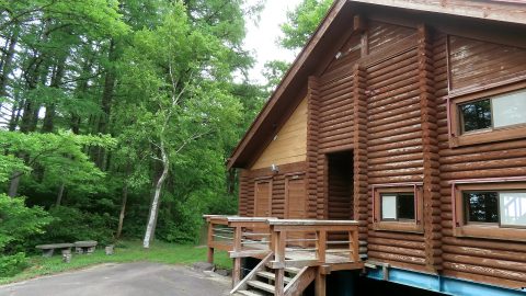 バンガローで快適なキャンプを！全国のおすすめキャンプ場21選