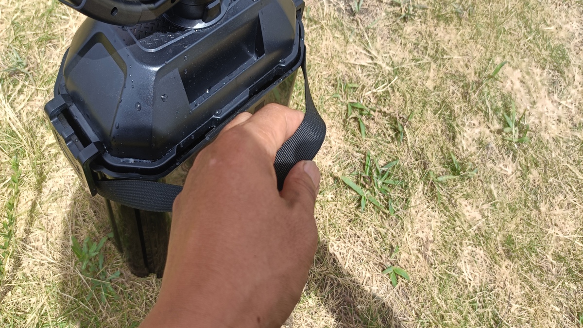 ミスト扇風機の持ち手部分。
