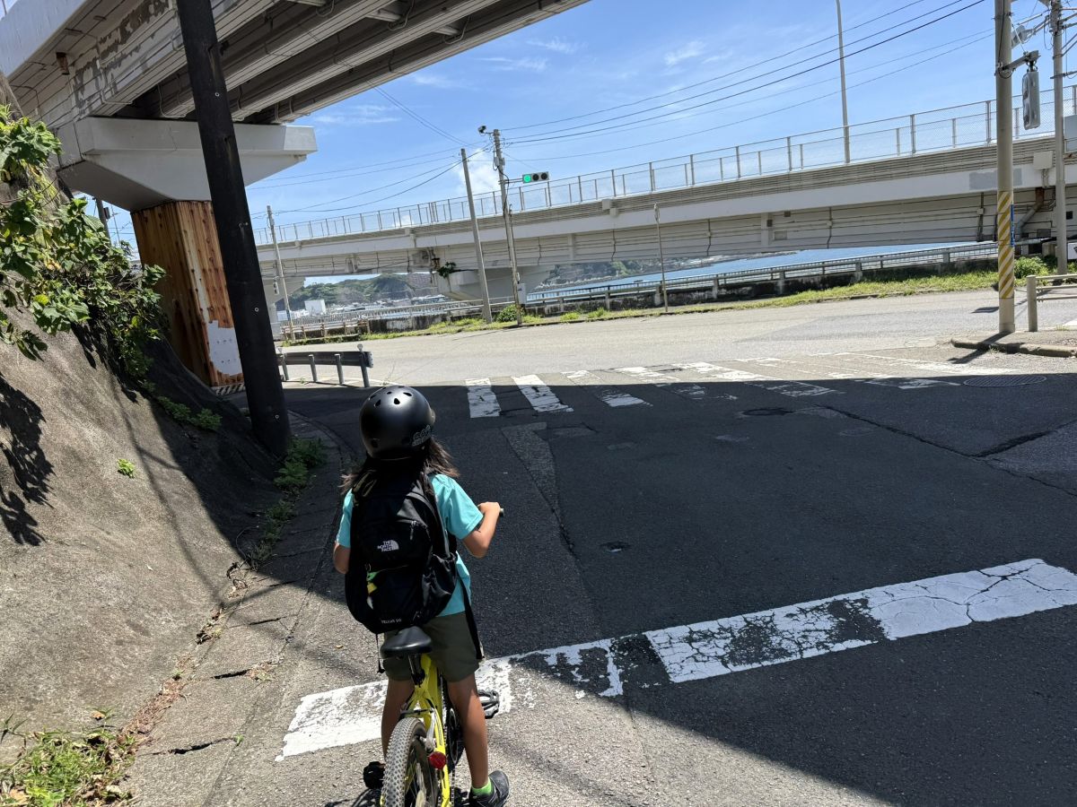 串浜大橋際交差点
