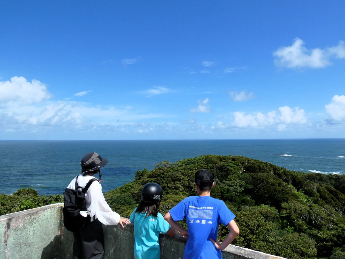 高台の歴史スポット官軍塚