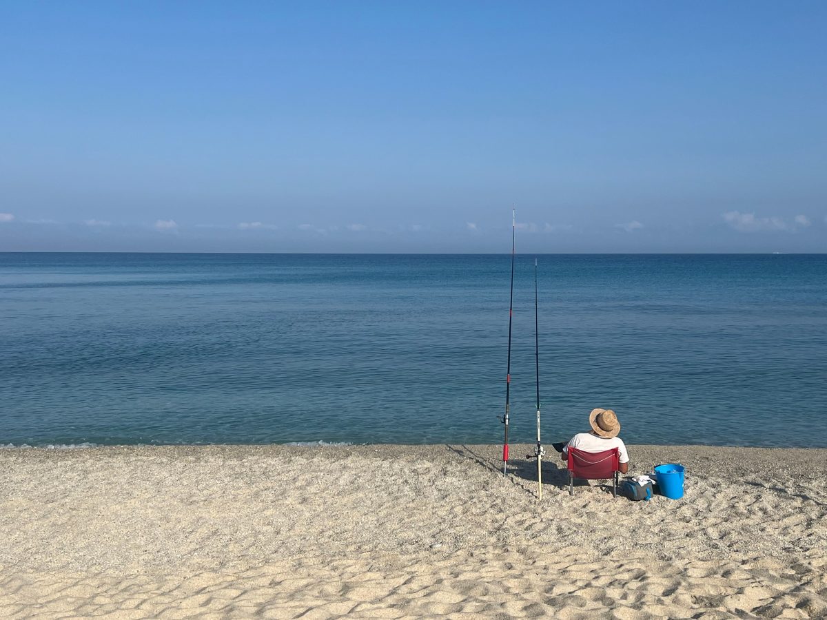 海釣りをする人