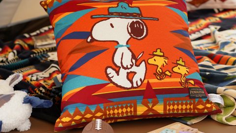 愛らしいスヌーピーと伝統あるデザインが融合！「PEANUTS」×「PENDLETON」限定コラボがカワイすぎる