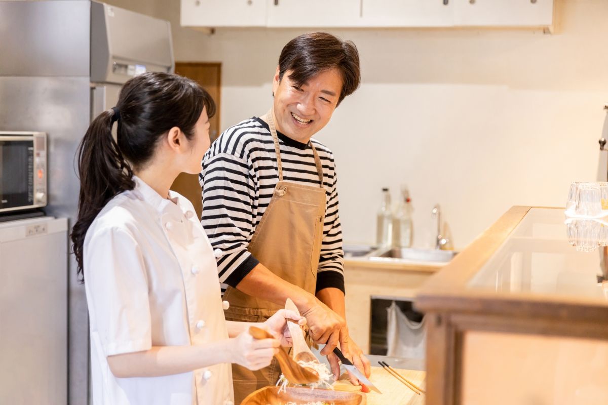 楽しく料理をしている姿