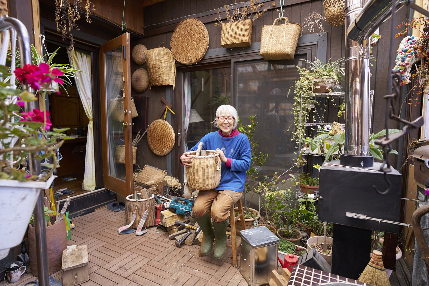 72歳YouTuber「ウリウリばあちゃん」の田舎暮らし。65年前の、夏休みの思い出
