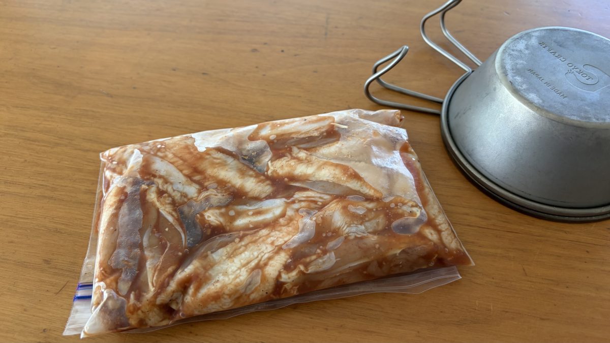 筆者手作りの鶏肉の漬け込み