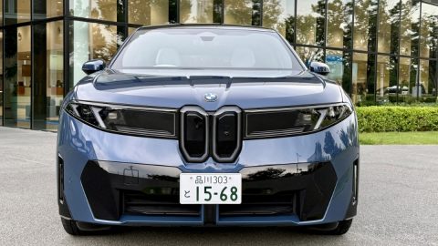 イケ面採用！「BMW iX3」は長～く走れて給電もできちゃうのだ