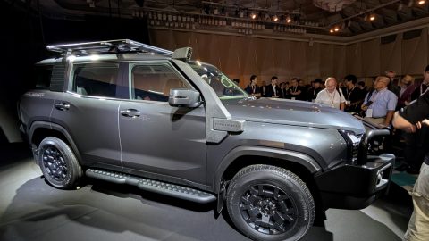 ピストン西沢が新型パジェロをチェック！ 実車確認とスペックでアウトドア濃度が見えたぞ