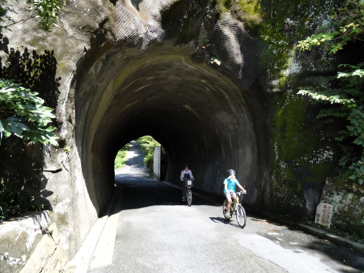 トンネル
