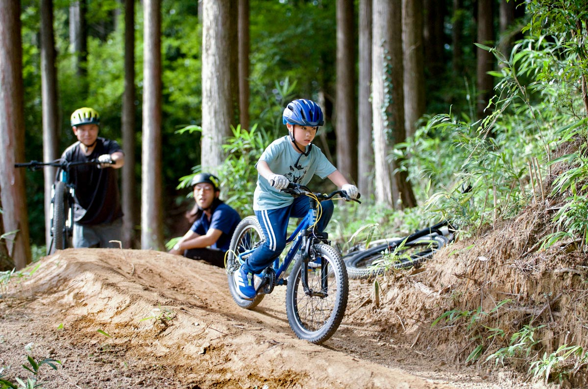 MTB体験をする子ども