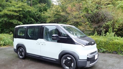 Kiaのミニバン「PV5」は乗りやすさと広い荷室で、アウトドア派に使いやすいEV！